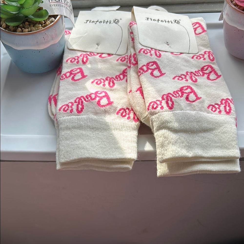 Bundle Barbie White and Pink Socks & Tights Collection - Picture 2 of 3